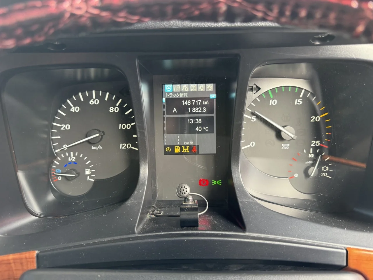 車両画像 26: 令和元年(2019)：三菱ふそう：17スーパーグレート：セルフローダー
