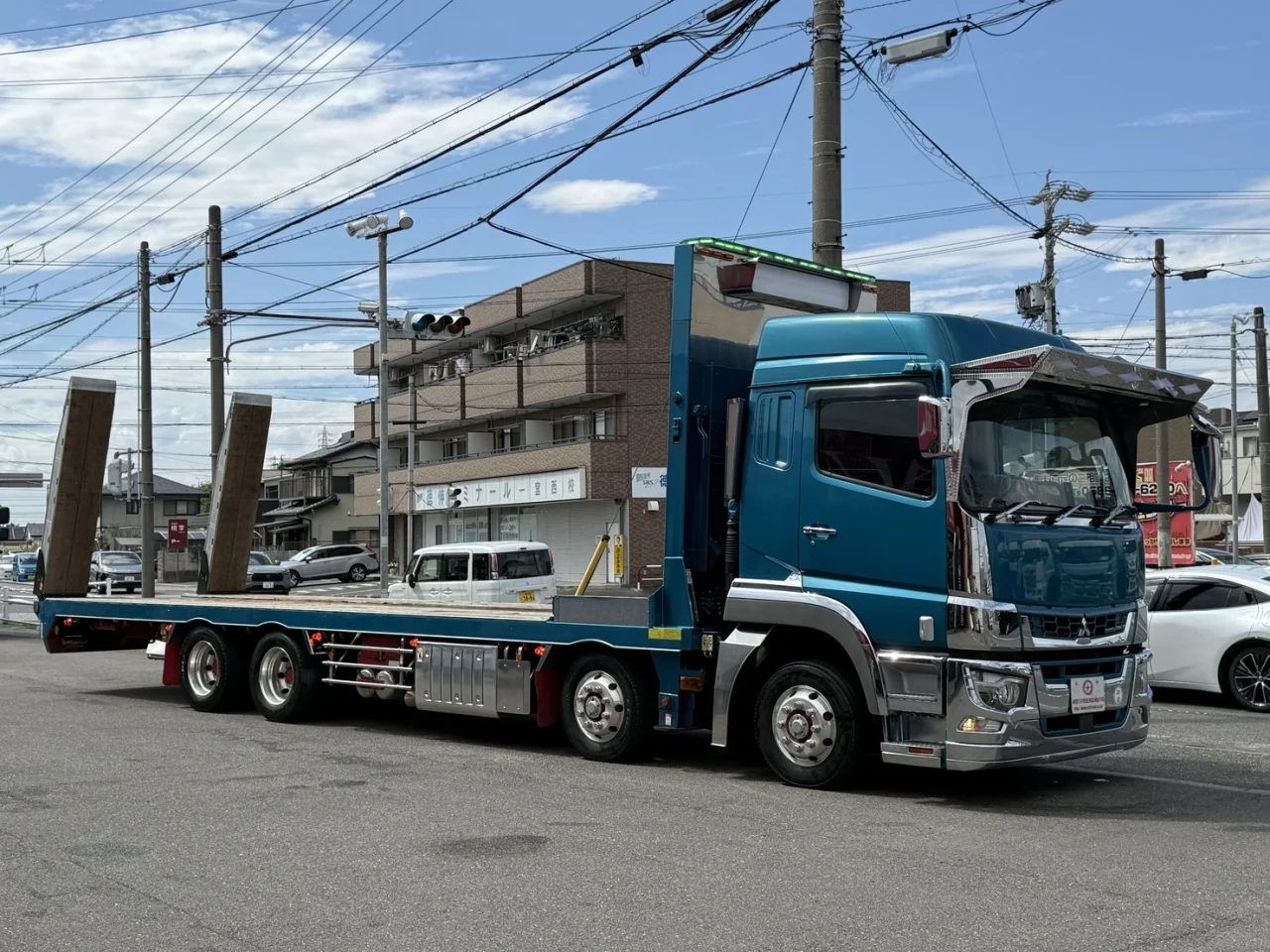 車両画像 8: 令和元年(2019)：三菱ふそう：17スーパーグレート：セルフローダー
