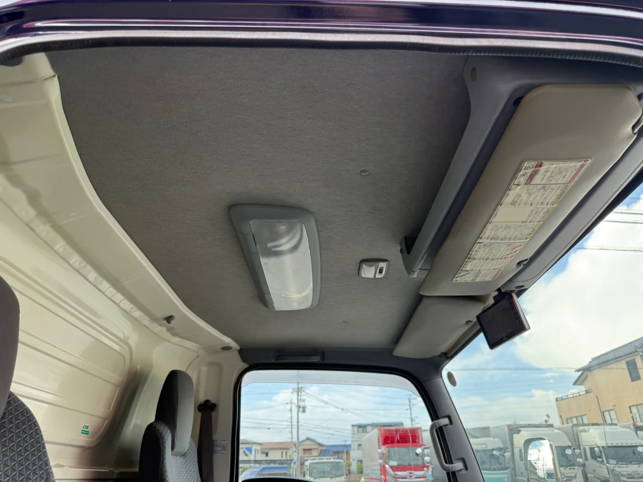 車両画像 21: 令和2年(2020)：いすゞ：エルフ：冷凍バン