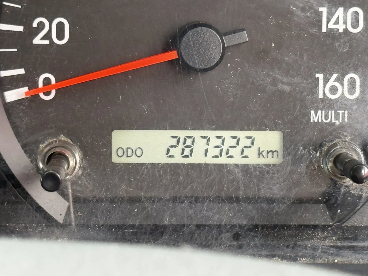 車両画像 27: 令和2年(2020)：いすゞ：エルフ：冷凍バン