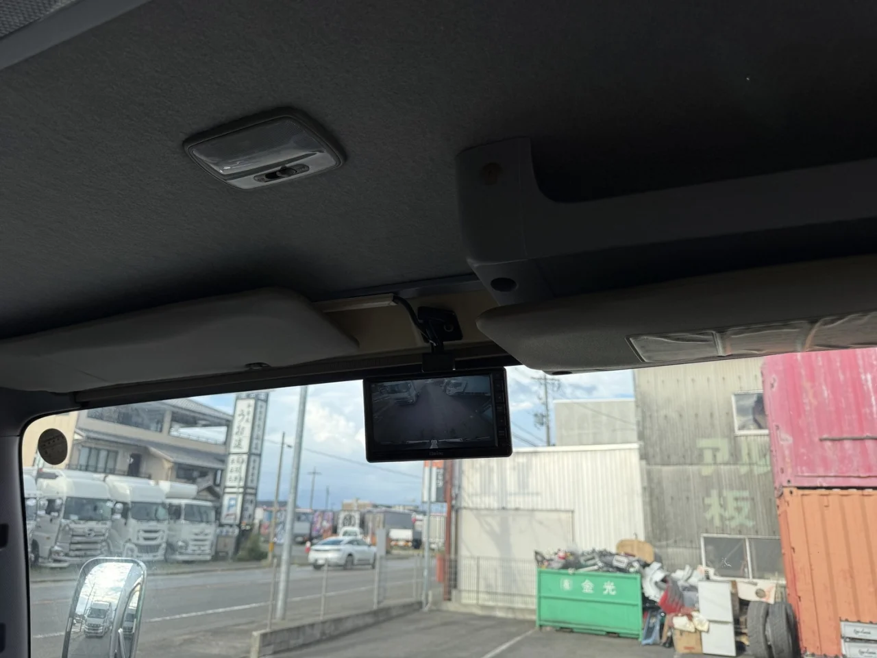 車両画像 28: 令和2年(2020)：いすゞ：エルフ：冷凍バン