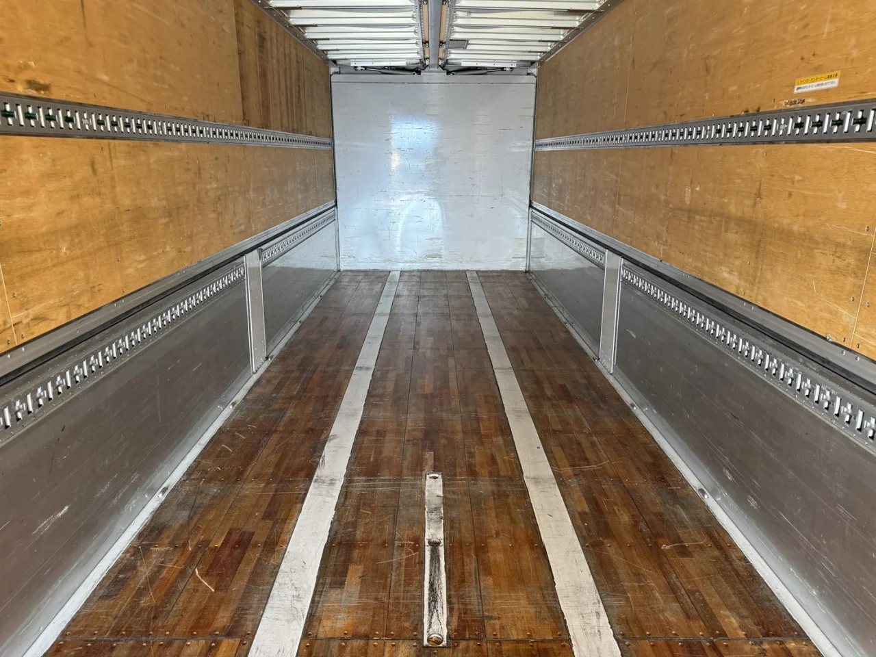 車両画像 17: 令和元年(2019)：トレクス：バンセミトレーラー：トレーラーウィング