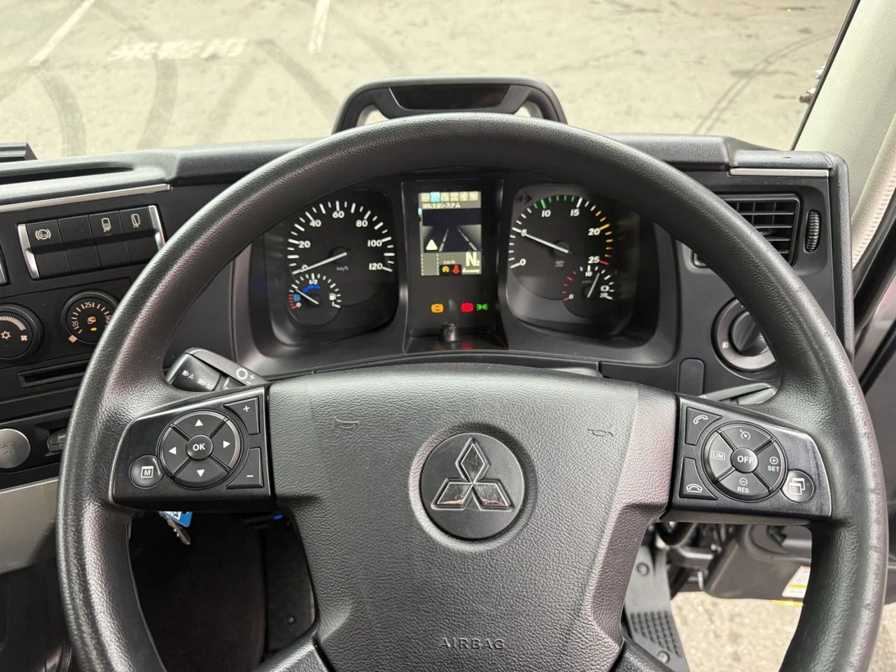 車両画像 24: 令和3年(2021)：三菱ふそう：17スーパーグレート：アルミウィング